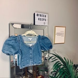 TOPSHOP Denim Puff Sleeve Crop Top